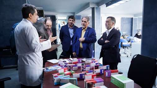 بازدید معاون تحقیقات و فناوری وزارت‌بهداشت از پارک علم و فناوری سلامت دانشگاه 